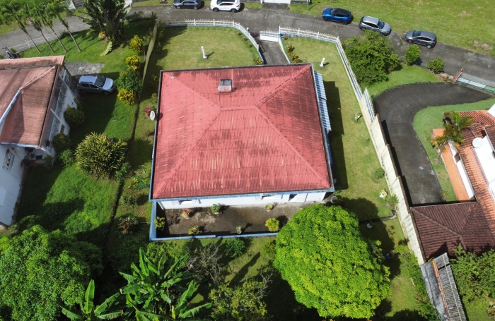 &Agrave; vendre   Belle maison familiale avec jardin et vue d&eacute;gag&eacute;e &agrave; Saint Joseph, limite Fort-de-France