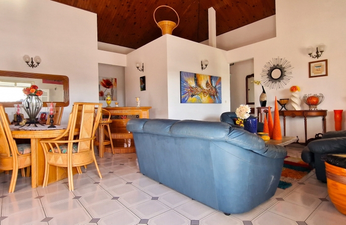 &Agrave; vendre   Belle maison familiale avec jardin et vue d&eacute;gag&eacute;e &agrave; Saint Joseph, limite Fort-de-France