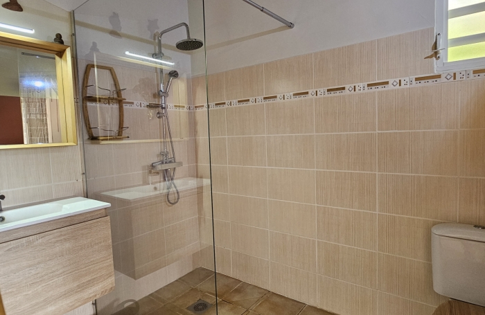 VILLA  T3 AVEC PISCINE + T2 INDEPENDANT