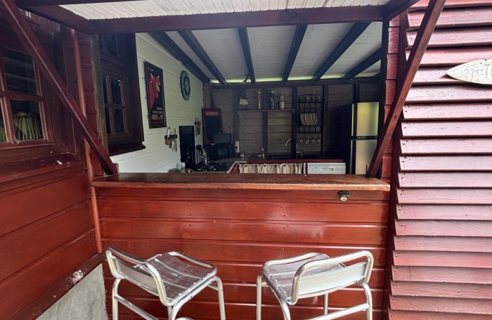 Ensemble 4 habitations + 4 piscines - Terrain 4845m2 - RIVIERE PILOTE