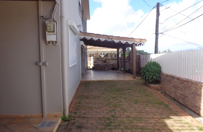 Vente Maison 226m&sup2; 9 pi&egrave;ces Ducos