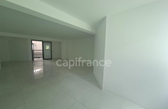 Location Bureaux 46m&sup2; 1 pièce Fort de france