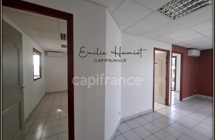 Location Bureaux 116m&sup2; 7 pièces Le Lamentin