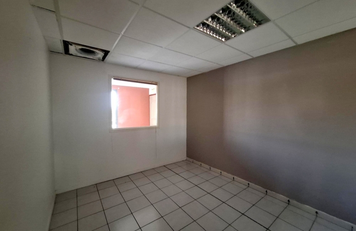 Location Bureaux 116m&sup2; 7 pièces Le Lamentin