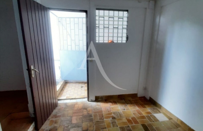 Vente Immeuble 210m&sup2; 9 pi&egrave;ces Fort de france