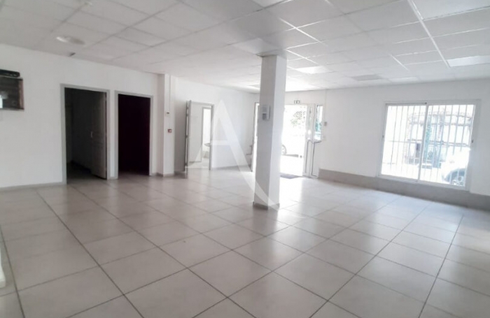 Vente Bureaux 150m&sup2; 10 pi&egrave;ces Fort de france