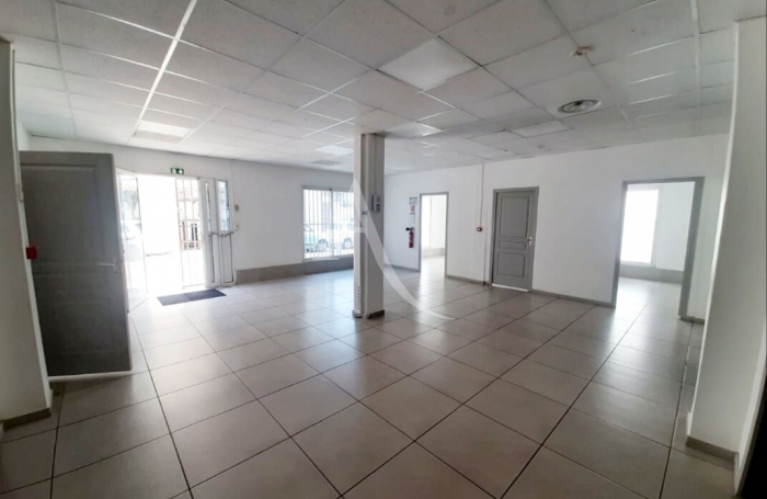 Vente Bureaux 150m&sup2; 10 pi&egrave;ces Fort de france
