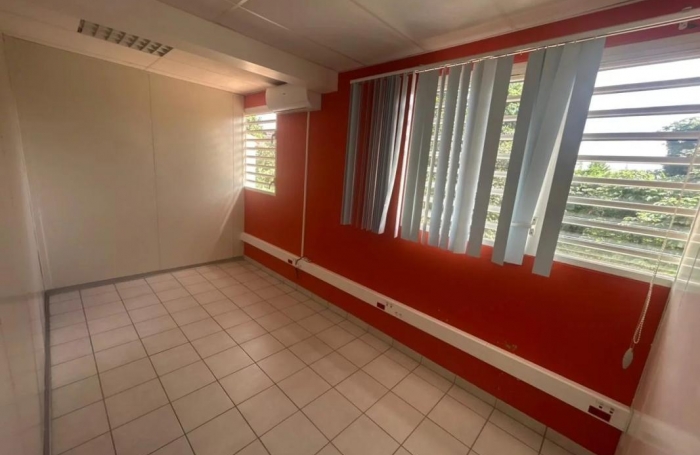 Location Bureaux 216m&sup2; 14 pièces Ducos
