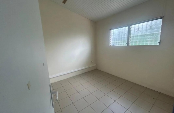 Location Bureaux 216m&sup2; 14 pièces Ducos