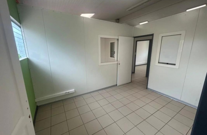 Location Bureaux 216m&sup2; 14 pièces Ducos