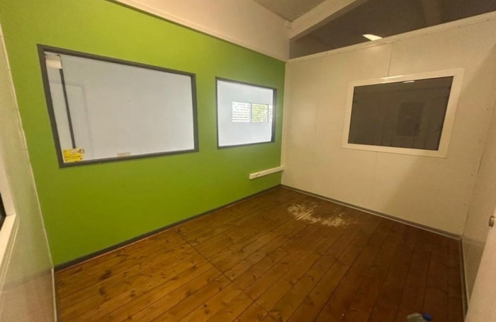 Location Bureaux 216m&sup2; 14 pièces Ducos