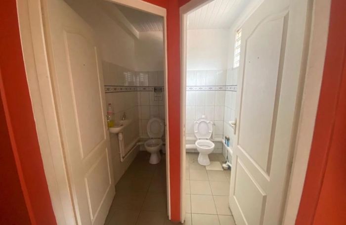 Location Bureaux 82m&sup2; 4 pièces Ducos