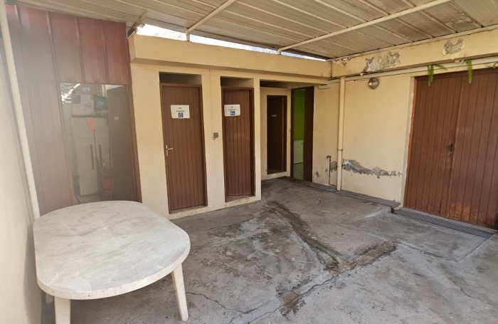 Rivi&egrave;re-Sal&eacute;e   Bien professionnel &agrave; fort potentiel   210 m2 + terrasses