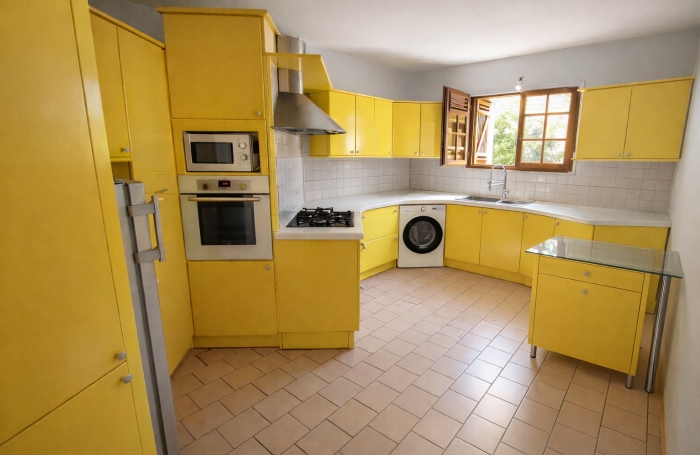 Jolie Villa avec piscine privative - secteur LAMENTIN/SAINT-JOSEPH- toutes charges comprises.