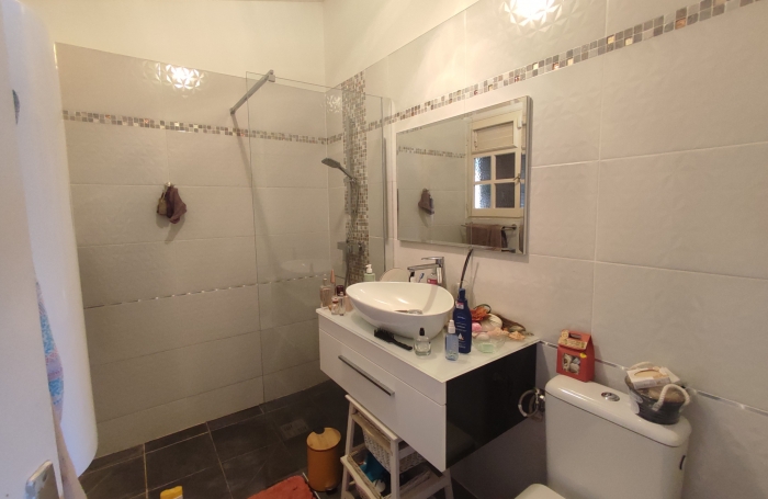 Jolie Villa avec piscine privative - secteur LAMENTIN/SAINT-JOSEPH- toutes charges comprises.