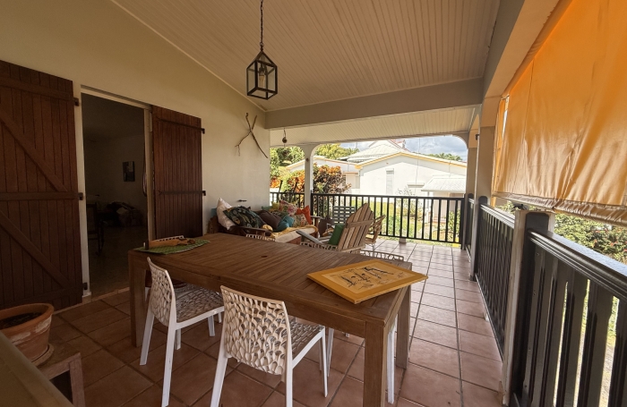 Jolie Villa avec piscine privative - secteur LAMENTIN/SAINT-JOSEPH- toutes charges comprises.