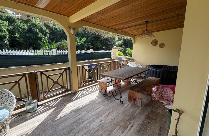 Maison r&eacute;nov&eacute;e et meubl&eacute;e - Sainte-Marie