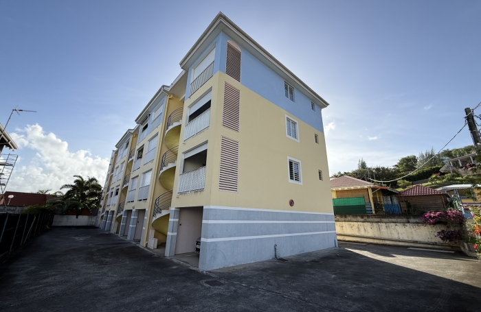 Appt T2 meubl&eacute; les pieds dans l'eau ANSE MITAN