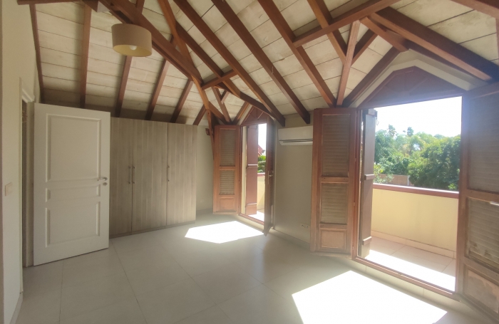 Villa prestige T5 au charme cr&eacute;ole - Cap Est