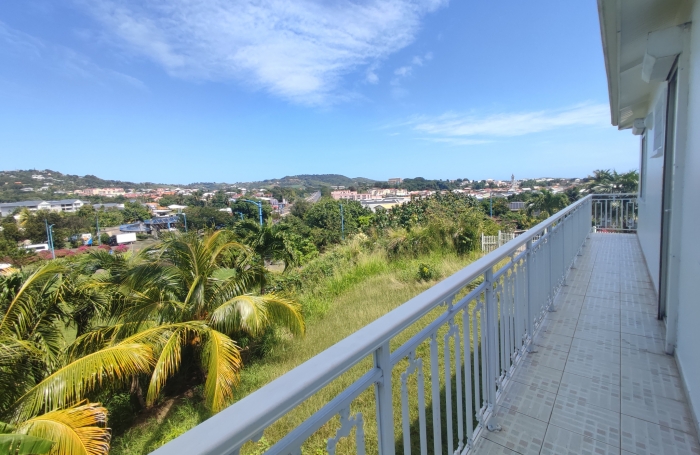 MAISON T4 DE PLAIN PIED QUARTIER MANSARDE