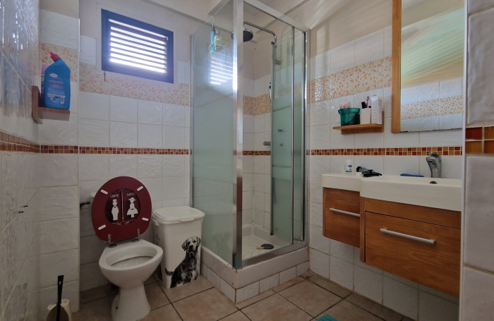 &Agrave; vendre : Charmante maison T3 en duplex avec piscine et jardin arbor&eacute; au VAUCLIN