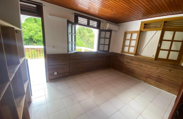 Location Appartement 85m&sup2; 3 pièces Sainte Marie