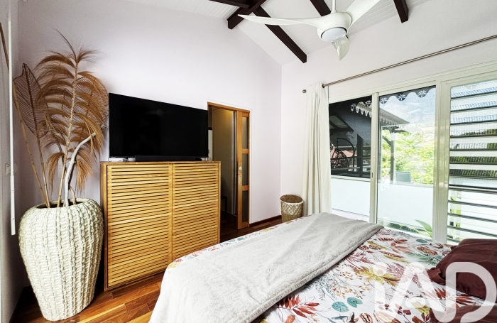 Vente Divers 173m&sup2; 5 pièces Sainte Anne