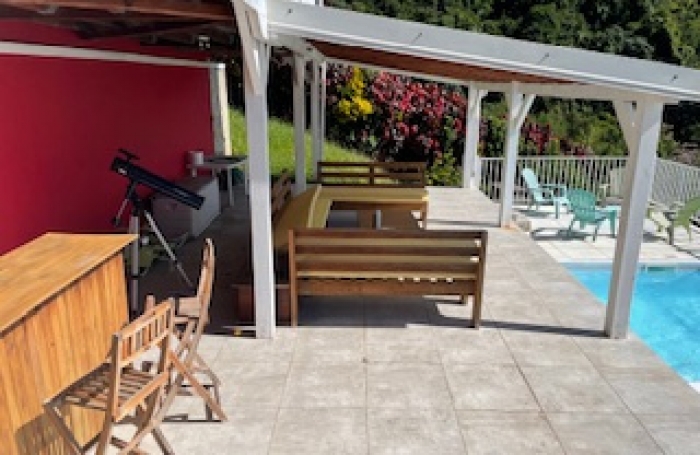 Maison T4 avec terrasses, piscine et vue mer, &agrave; deux pas du centre de SAINT-PIERRE