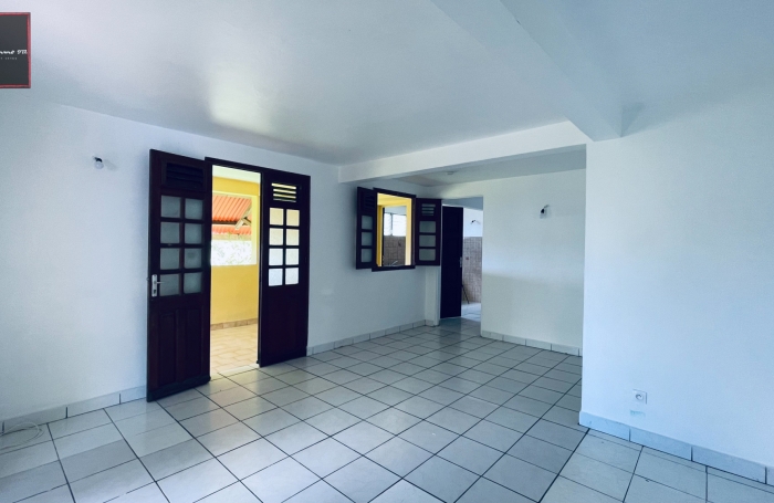 Appartement T4 avec Vue Imprenable sur la Baie   Le Marin