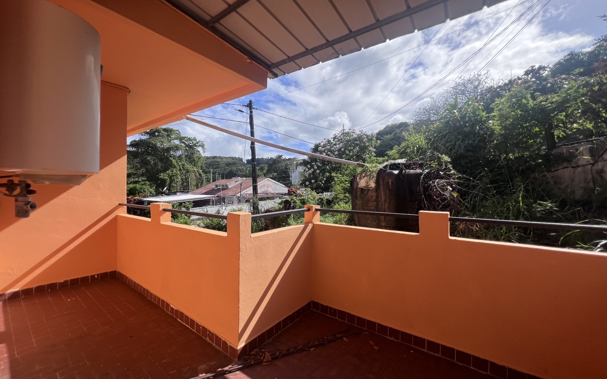  Trinit&eacute; bourg- Villa 4 chambres avec grands volumes - 390K&euro;