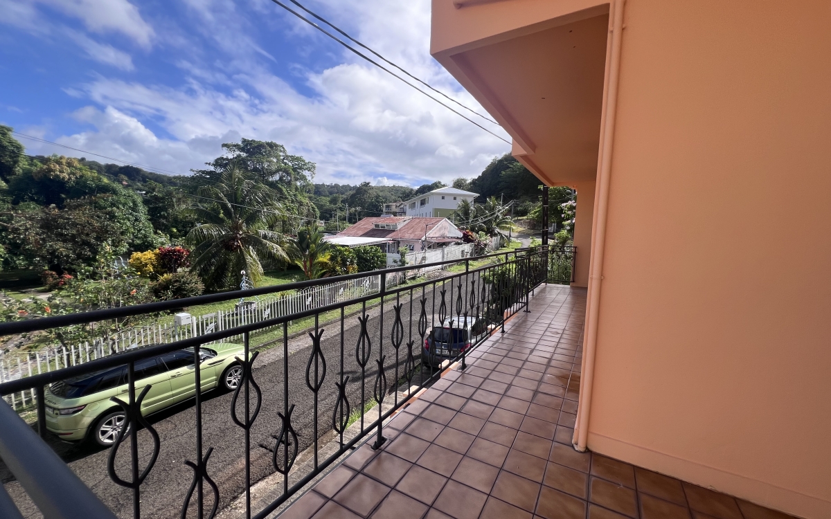  Trinit&eacute; bourg- Villa 4 chambres avec grands volumes - 390K&euro;