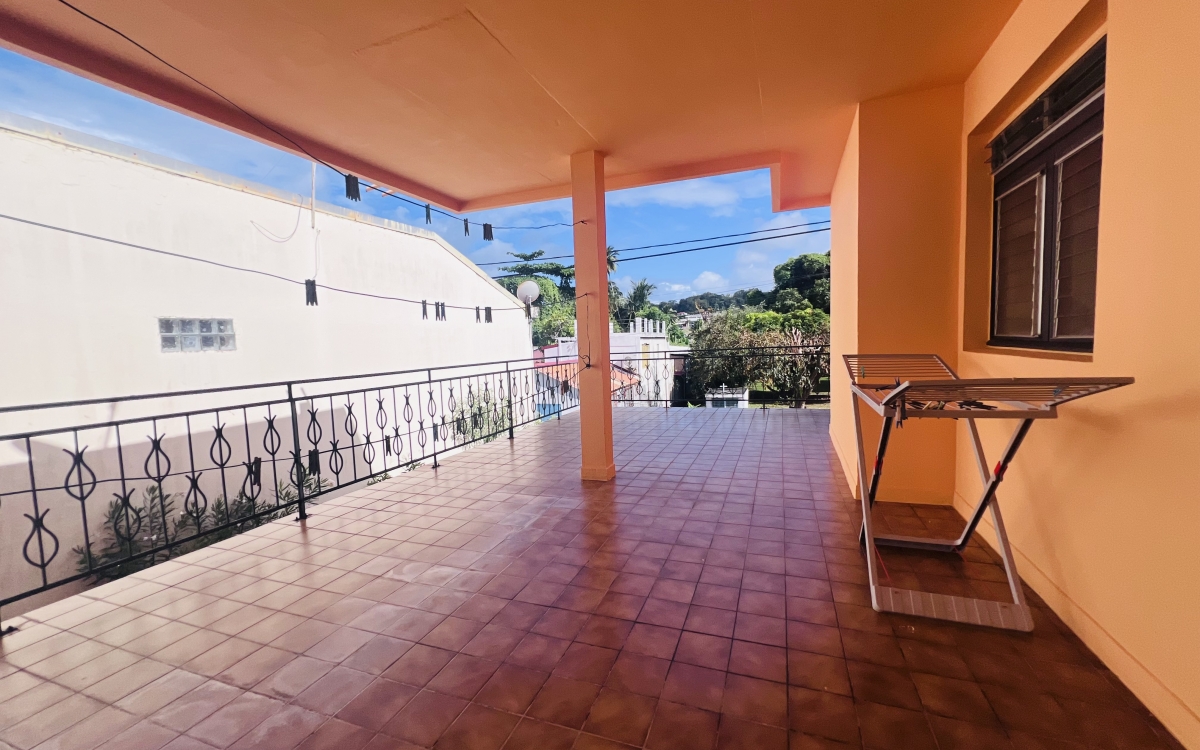  Trinit&eacute; bourg- Villa 4 chambres avec grands volumes - 390K&euro;