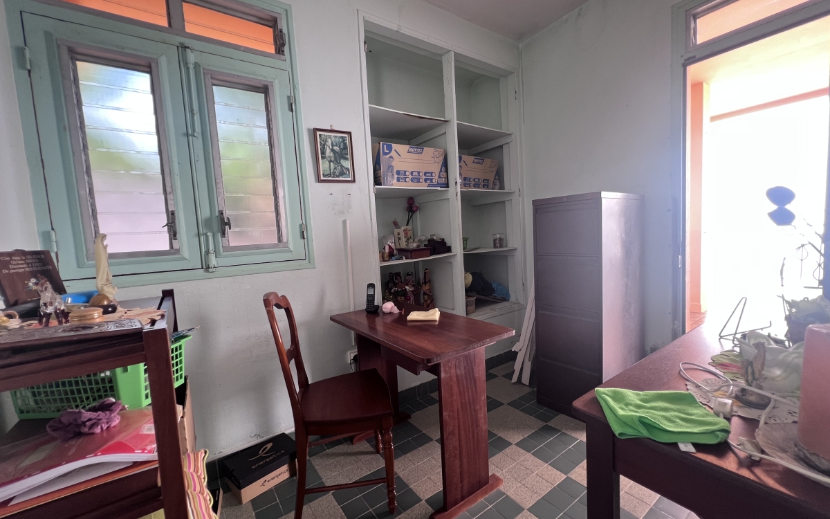  Trinit&eacute; bourg- Villa 4 chambres avec grands volumes - 390K&euro;