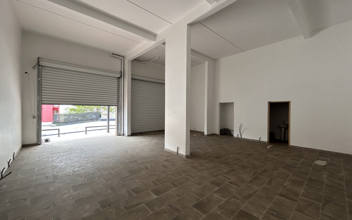Rivi&egrave;re Pilote - Local professionnel 96 m&sup2; - 2500&euro; HT/Mois
