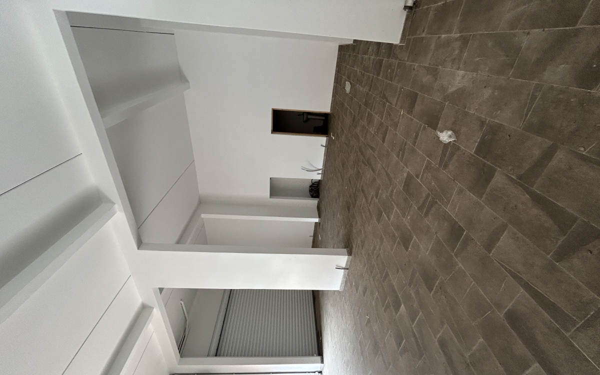 Rivi&egrave;re Pilote - Local professionnel 96 m&sup2; - 2500&euro; HT/Mois