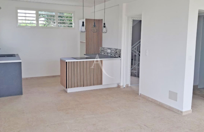 Vente Maison 250m&sup2; 7 pi&egrave;ces Le Lamentin