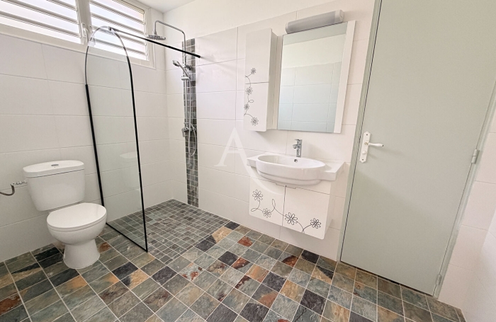 Vente Maison 250m&sup2; 7 pi&egrave;ces Le Lamentin