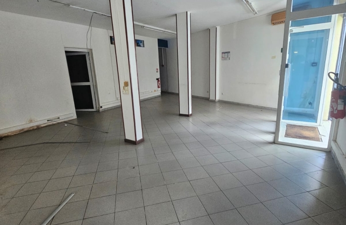 Vente Local commercial 189m&sup2; Fort de france