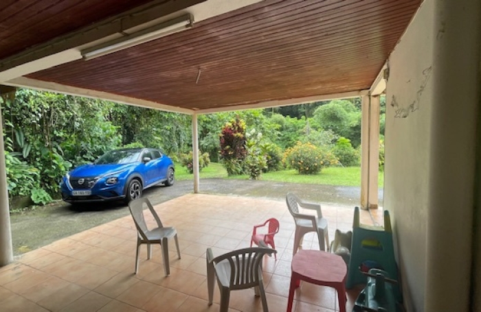 Ensemble immobilier une maison F4 avec une d&eacute;pendance F3 sur un grand terrain - AJOUPA BOUILLON