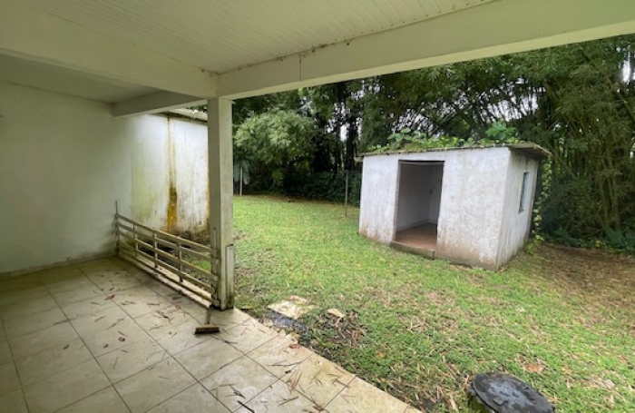 Ensemble immobilier une maison F4 avec une d&eacute;pendance F3 sur un grand terrain - AJOUPA BOUILLON