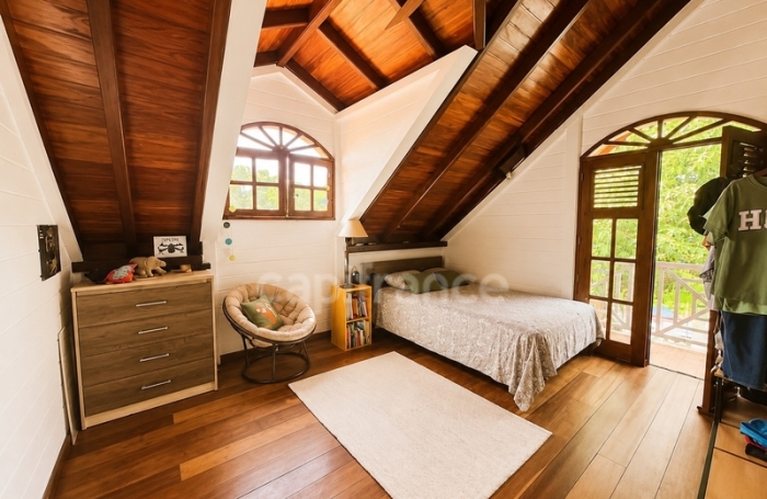 Vente Maison 141m&sup2; 7 pièces Saint Pierre