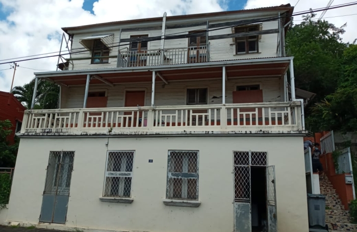 MAISON &Agrave; D&Eacute;MOLIR SUR TERRAIN DE 425 m2 - FORT-DE-FRANCE