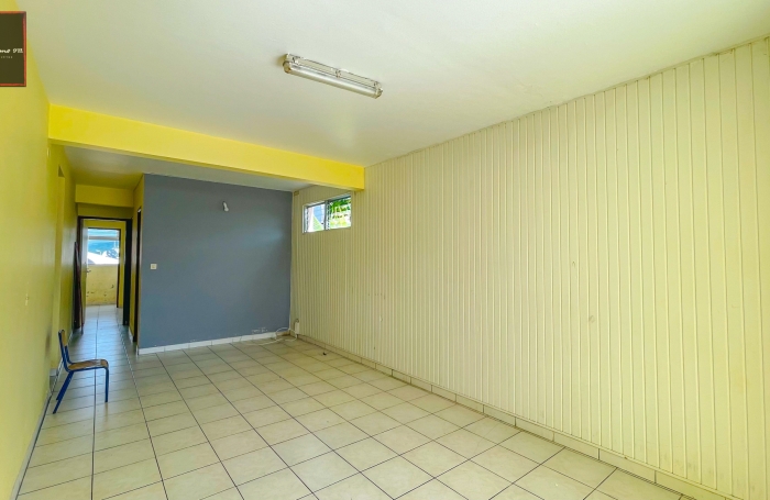Location Appartement T3 au dernier &eacute;tage &agrave; Rivi&egrave;re-Sal&eacute;e