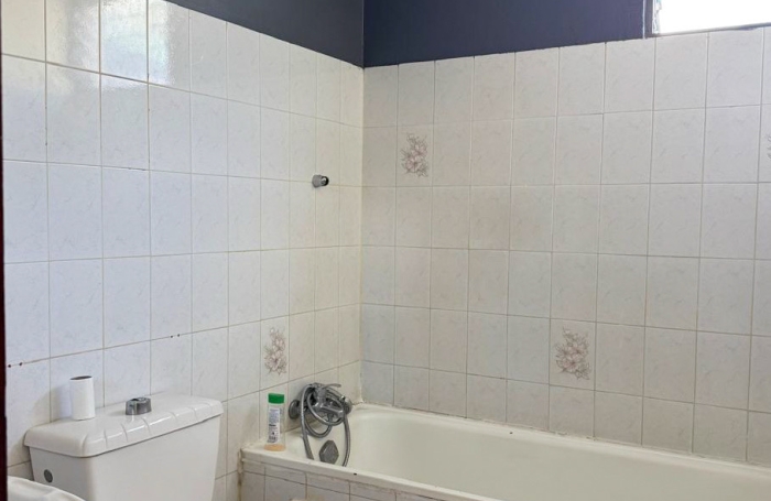Location Appartement T3 au dernier &eacute;tage &agrave; Rivi&egrave;re-Sal&eacute;e