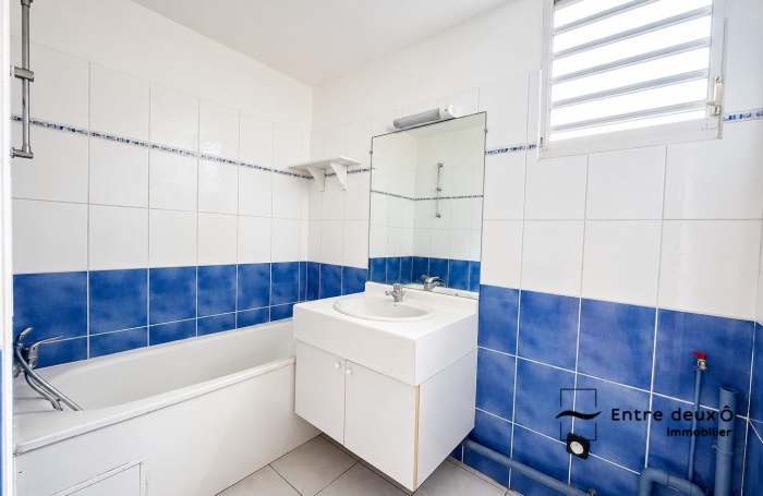 Vente Appartement 61.69m&sup2; 3 pièces Fort de france