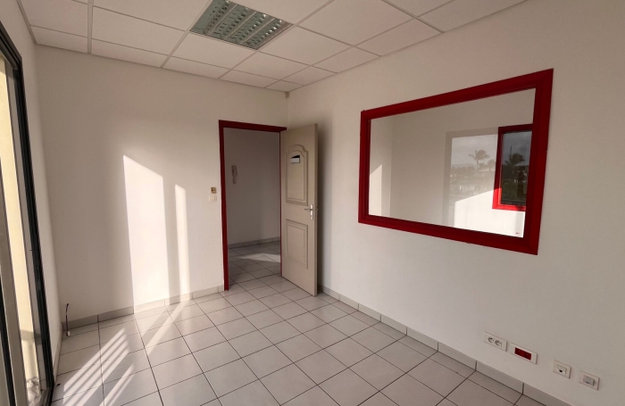 Location Bureaux 116m&sup2; Le Lamentin