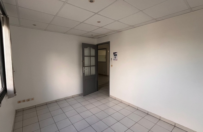 Location Bureaux 10m&sup2; Le Lamentin