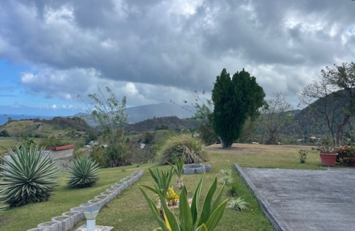 Belle villa F4 avec vue mer et montagne Pel&eacute;e - LE MORNE-VERT