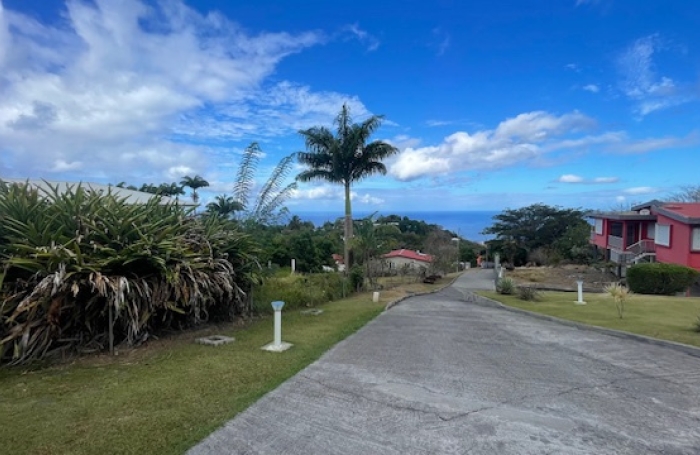Belle villa F4 avec vue mer et montagne Pel&eacute;e - LE MORNE-VERT