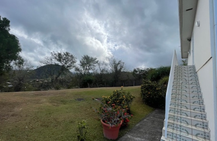 Belle villa F4 avec vue mer et montagne Pel&eacute;e - LE MORNE-VERT